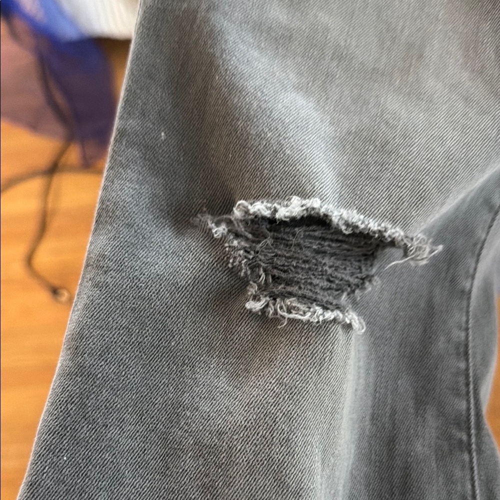 MOTHER Gray Distressed Flare size 29 Jeans Weekender Fray Last Chance Saloon - Picture 6 of 9